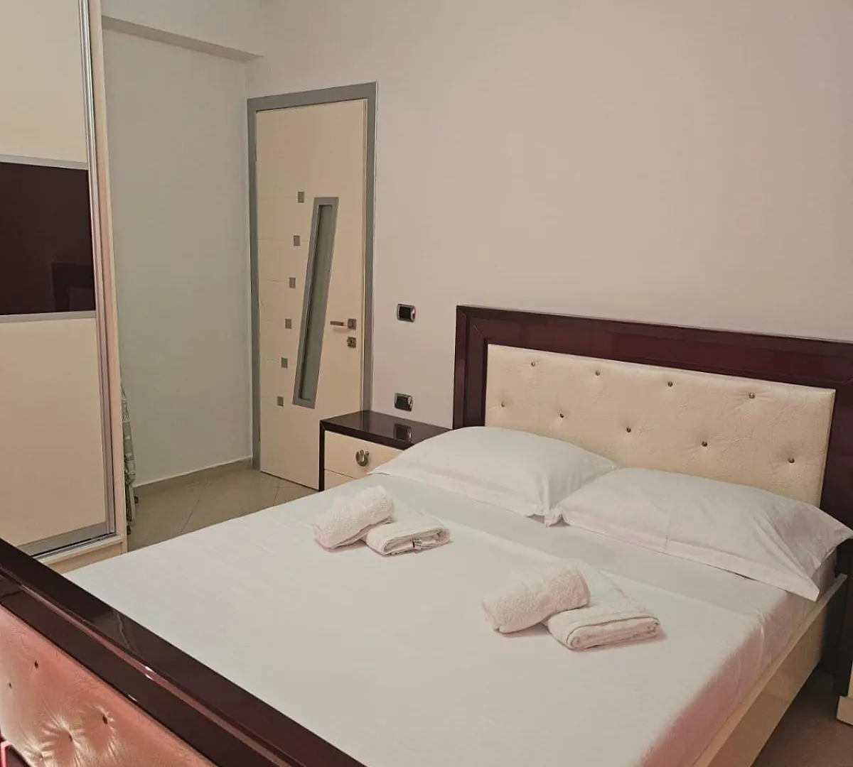 Lisala Apartments Sarandë